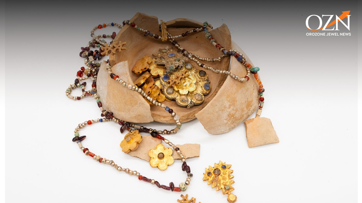 Over 100-Piece Gold, Silver & Gemstone Jewellery Collection Discovered in Saudi Arabia